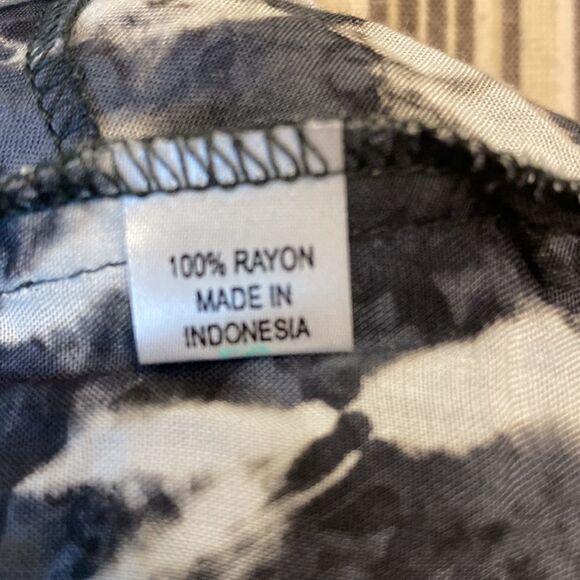 PINEAPPLES brand women’s tank medium - Picture 5 of 9